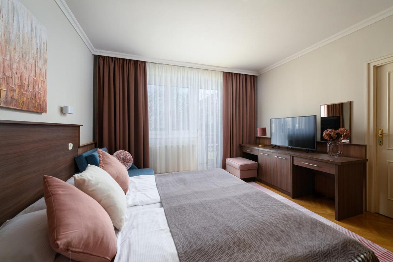 Szilfa Etterem Mariann Apartman Hajduszoboszlo Bagian luar foto