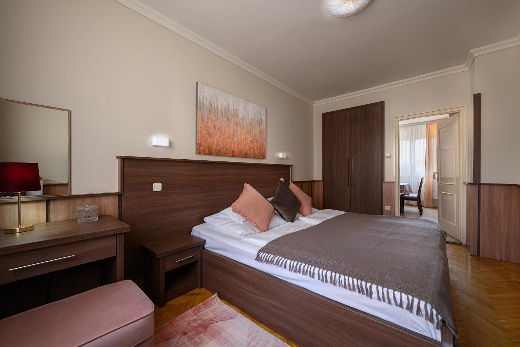 Szilfa Etterem Mariann Apartman Hajduszoboszlo Bagian luar foto