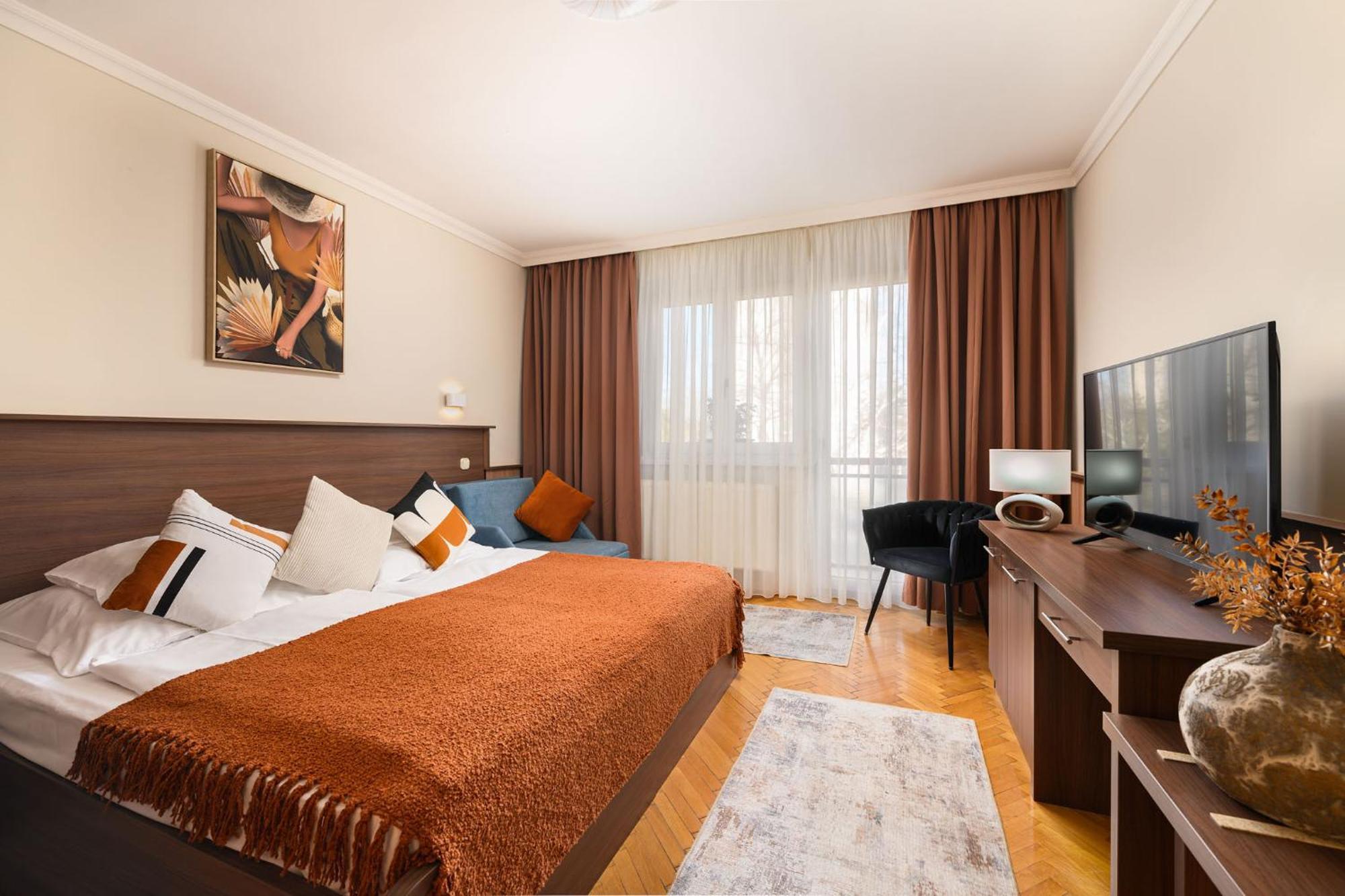 Szilfa Etterem Mariann Apartman Hajduszoboszlo Bagian luar foto