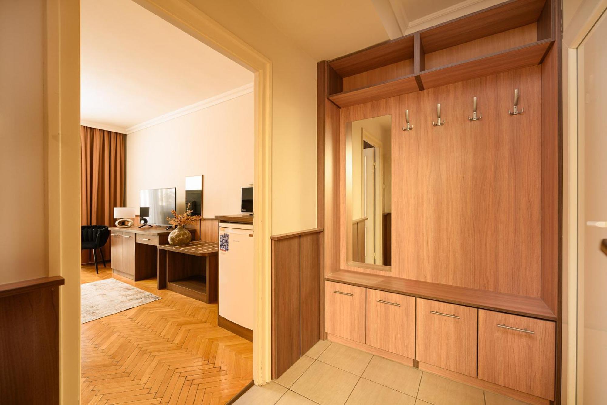 Szilfa Etterem Mariann Apartman Hajduszoboszlo Bagian luar foto
